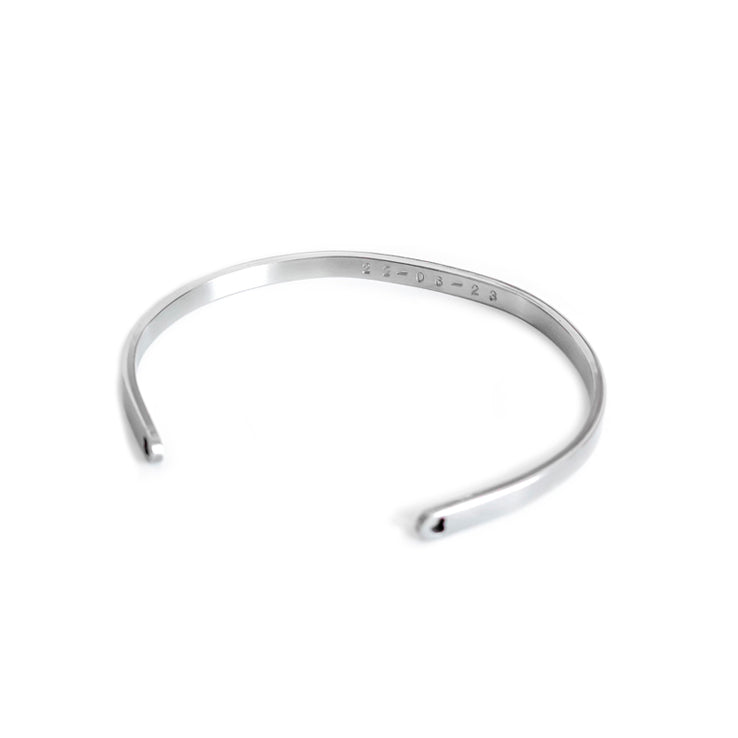 Brazalete plateado 4mm grabado a mano
