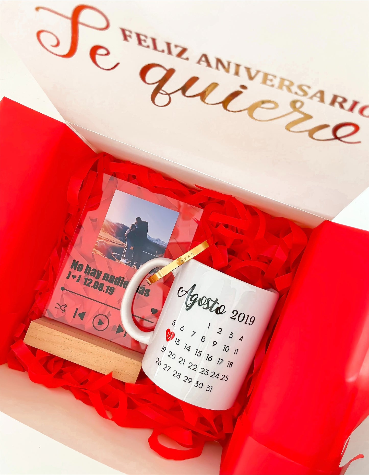 Caja Aniversario (Taza + Placa Spotify + Collar/Pulsera)