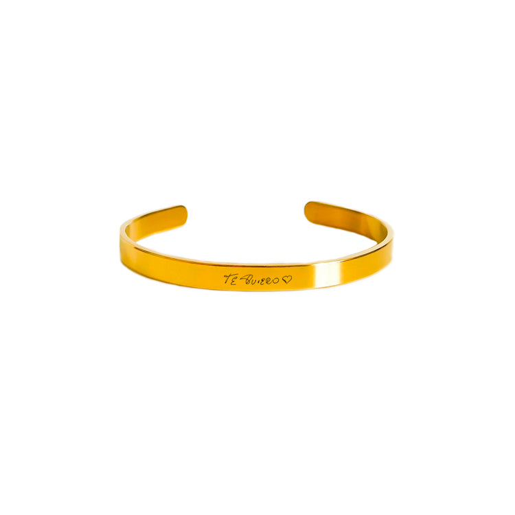 Brazalete Dorado 6mm con letra manuscrita
